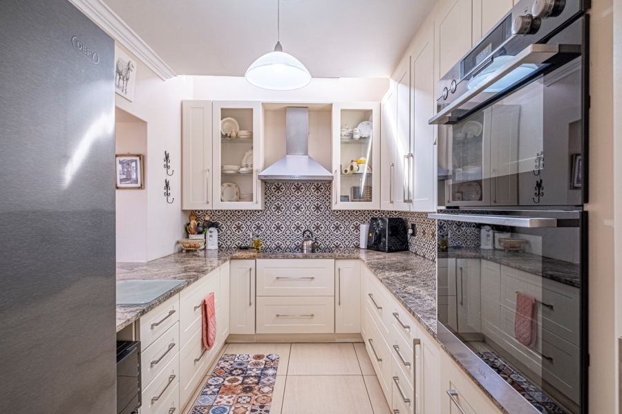 5 Bedroom Property for Sale in Summerstrand Eastern Cape